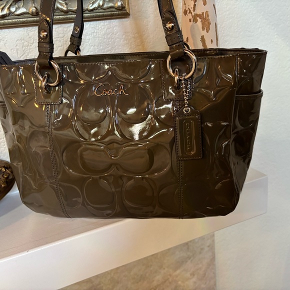 REHAB***Coach Olive Patent Leather Tote Bag - Picture 1 of 16